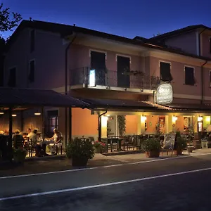 https://antica-locanda-luigina.hotelitalianriviera.com